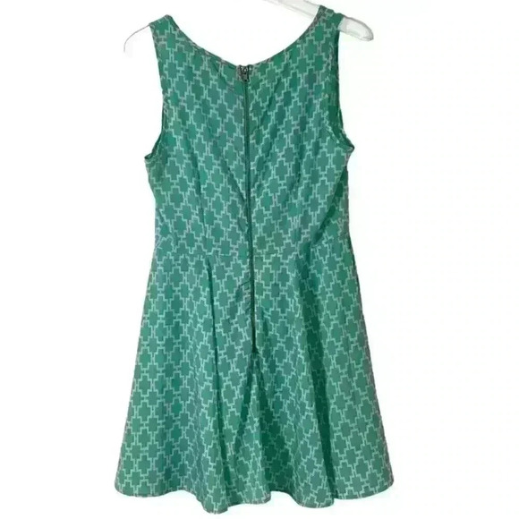 GB Women’s Mint Green & White Geometric Fit & Flare Dress Size Large - Picture 2 of 6
